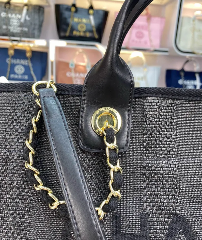 Chanel Women's Shoulder Bag Model: 8819 Size: 48*38*30*14