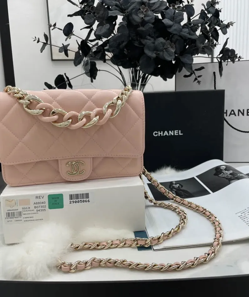 Handbag Size: 19cm Model Number: AP2377/B07302