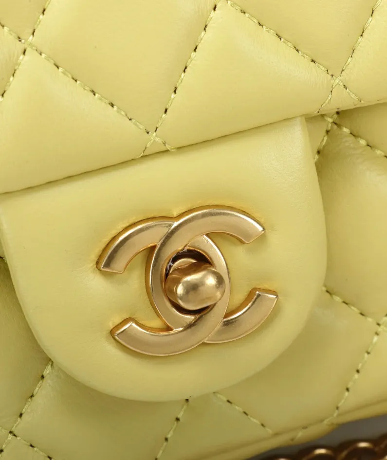 Chanel Size: 21*13*6 Style: 611