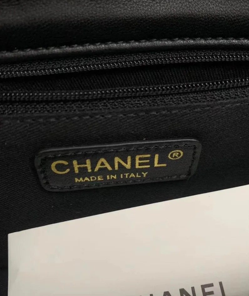 Chanel Tofu Bun Size: 22cm Style: AS2496