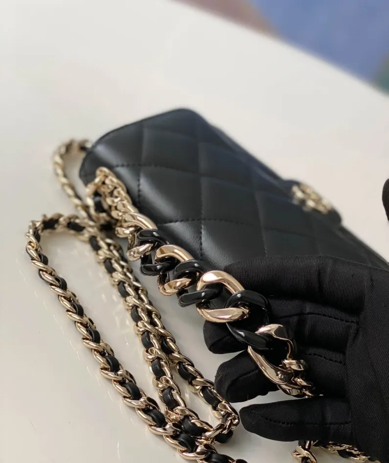 Lambskin Size: 19cm Style: 81171