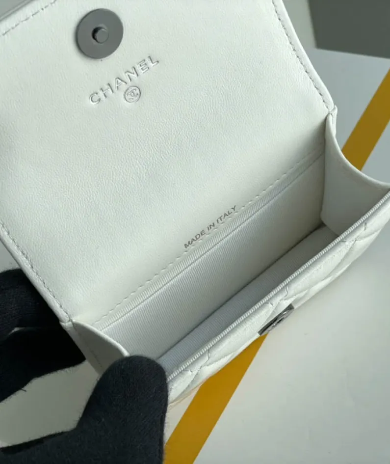 Lambskin Size: 9cmx11cmx3.8cm
