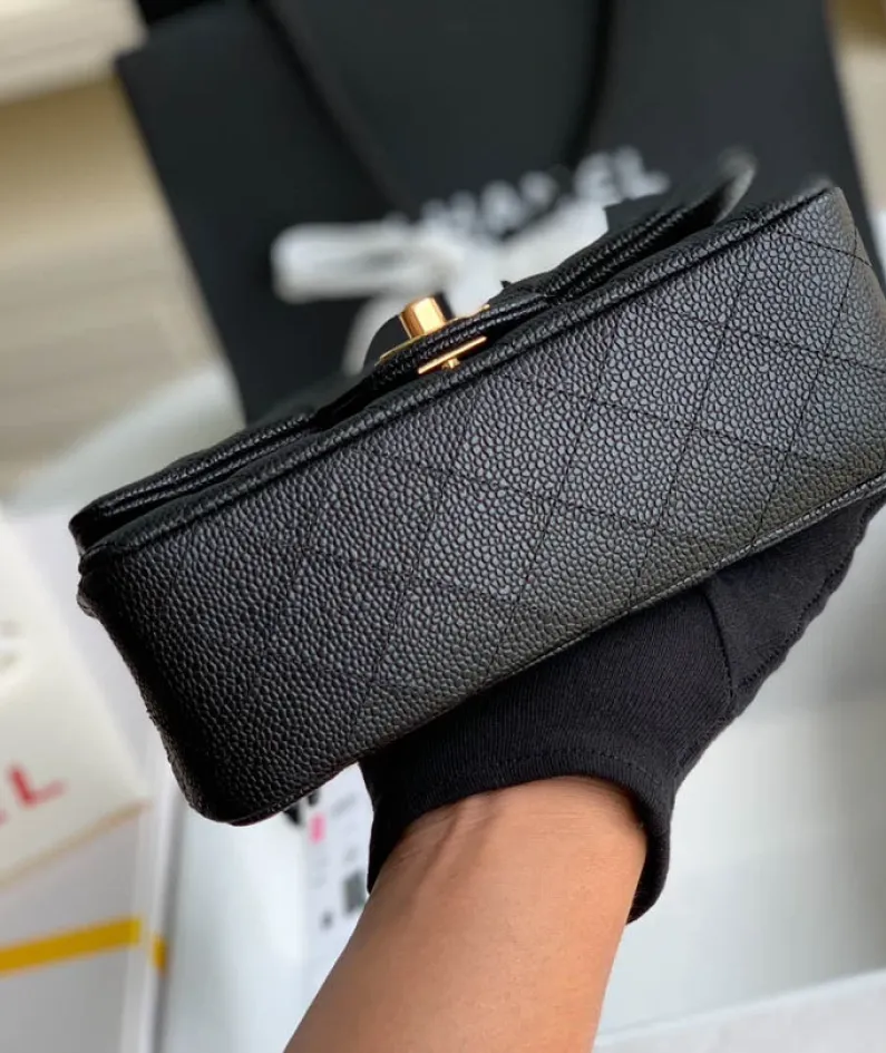Lambskin Small Bag Size:20X13x7cm Model: 1116