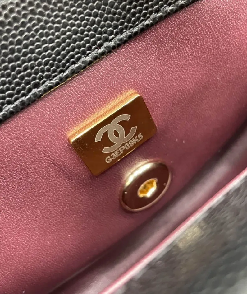 Chanel Size: 19cm*23cm*28cm Model: AS2215/92990/92991