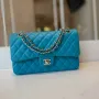 classic flap lambskin light gold buckle classic flap size:25cm