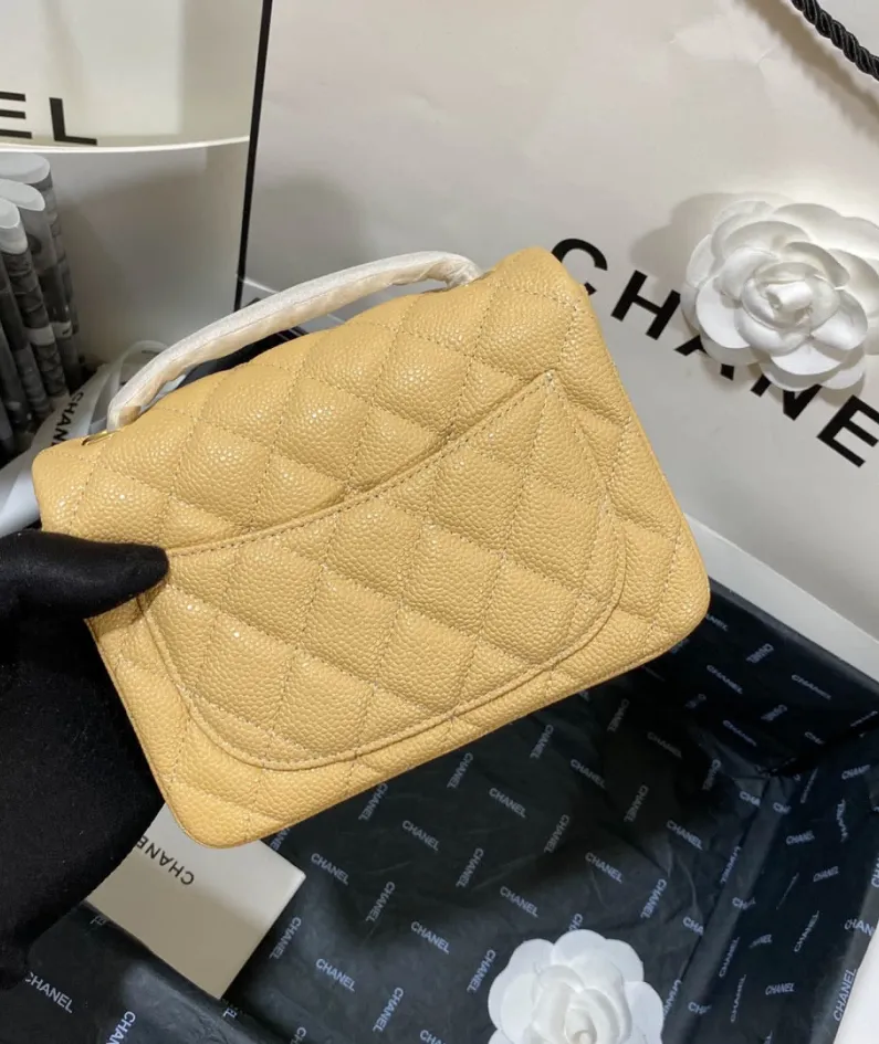 Lambskin Model: 1115 Size: 17cm
