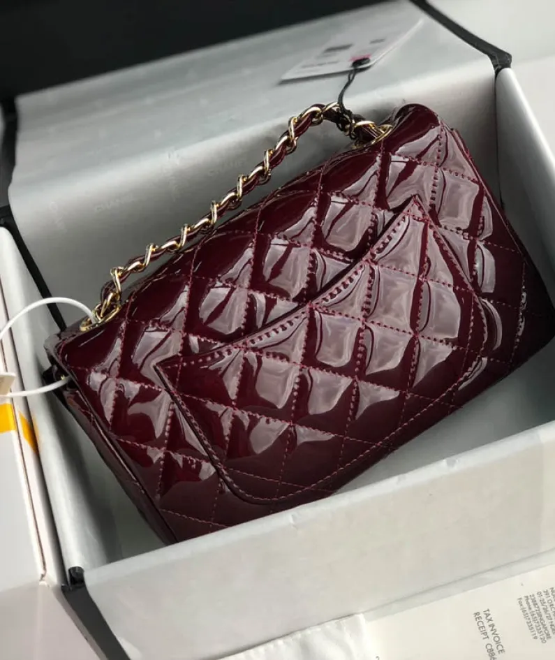 Chanel Patent Leather Pouch Model: 1116 size: 20cm