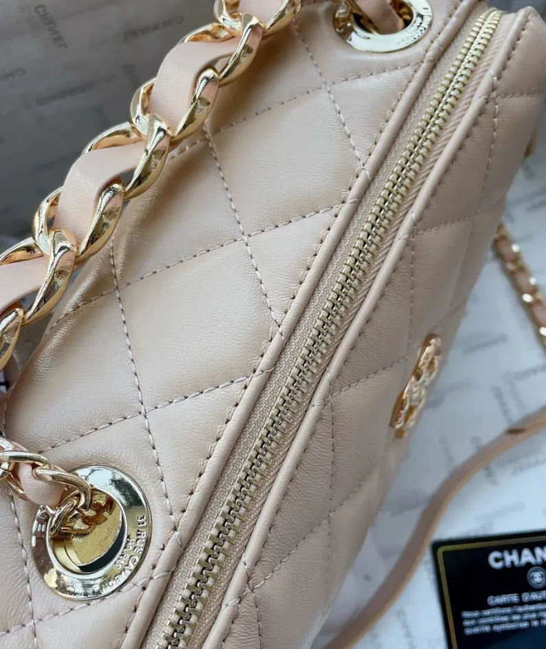 Chanel Size 23x15cm Style: 1015