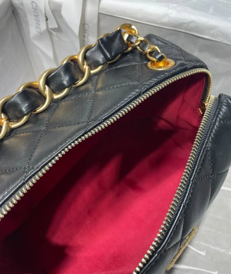 Chanel shoulder bag size: 22*10*15