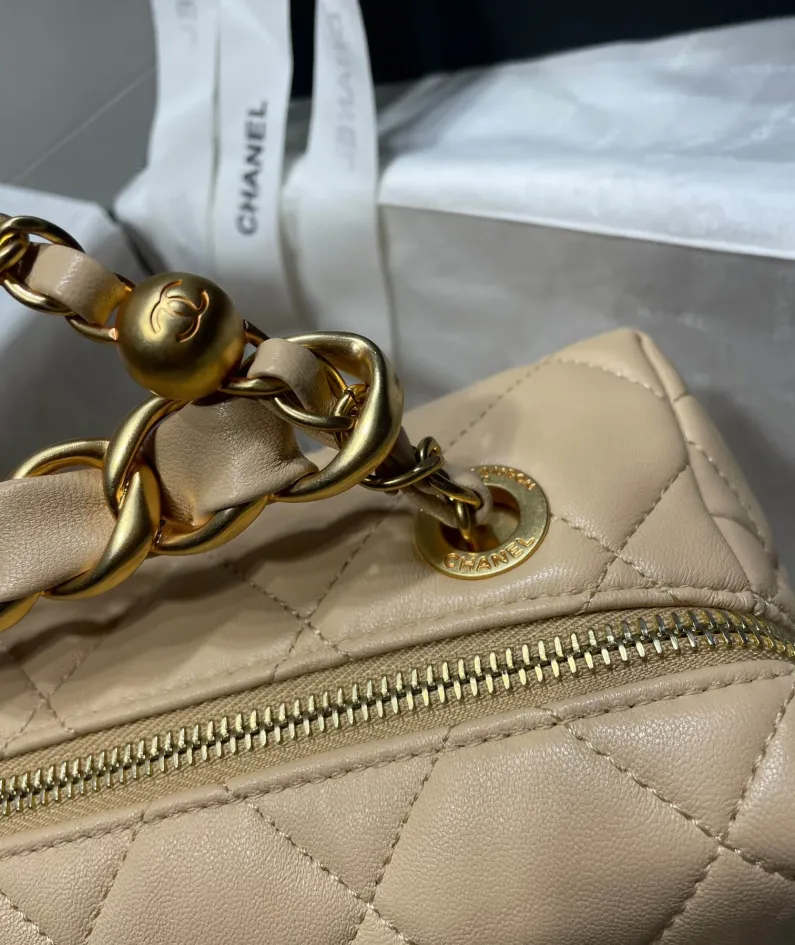 Chanel shoulder bag size: 22*10*15
