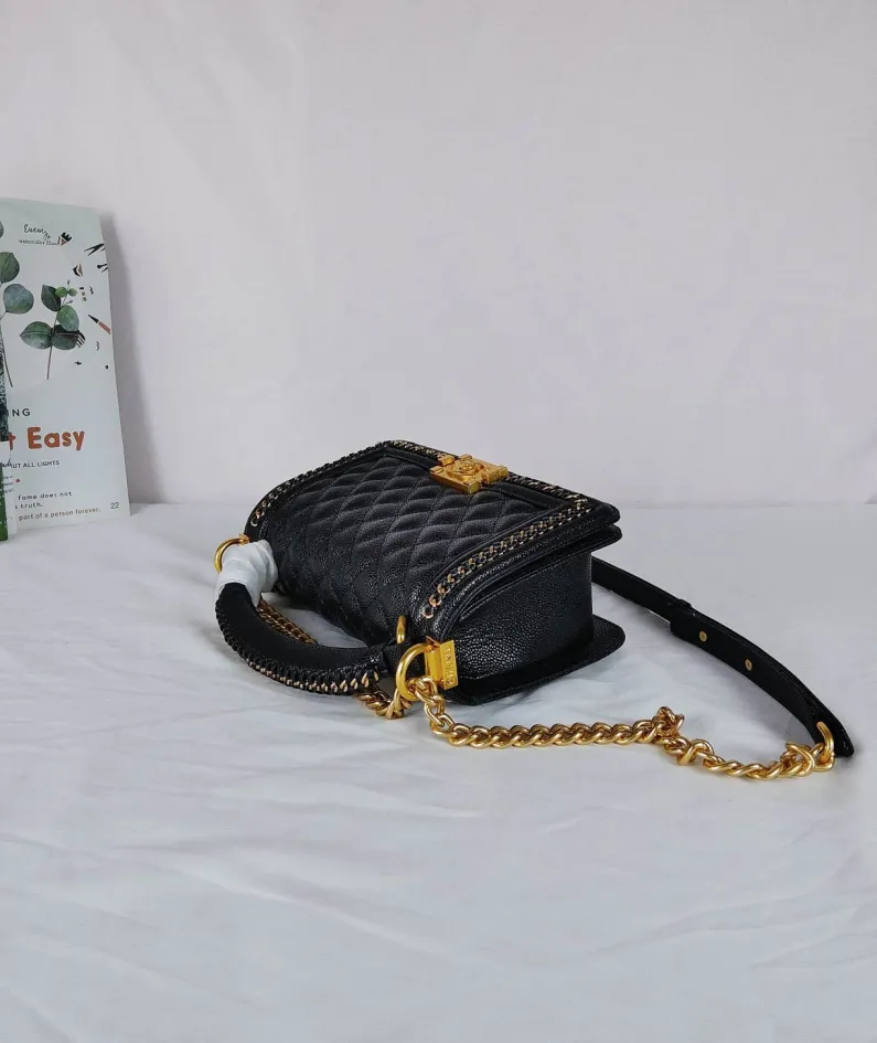 Lambskin Size: 25*16*9cm Style: 67086-1