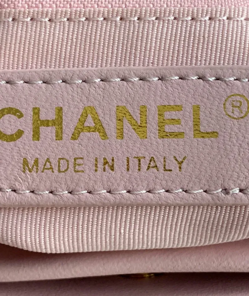 CHANEL Model: AS3502 Size: 24X29X10Cm