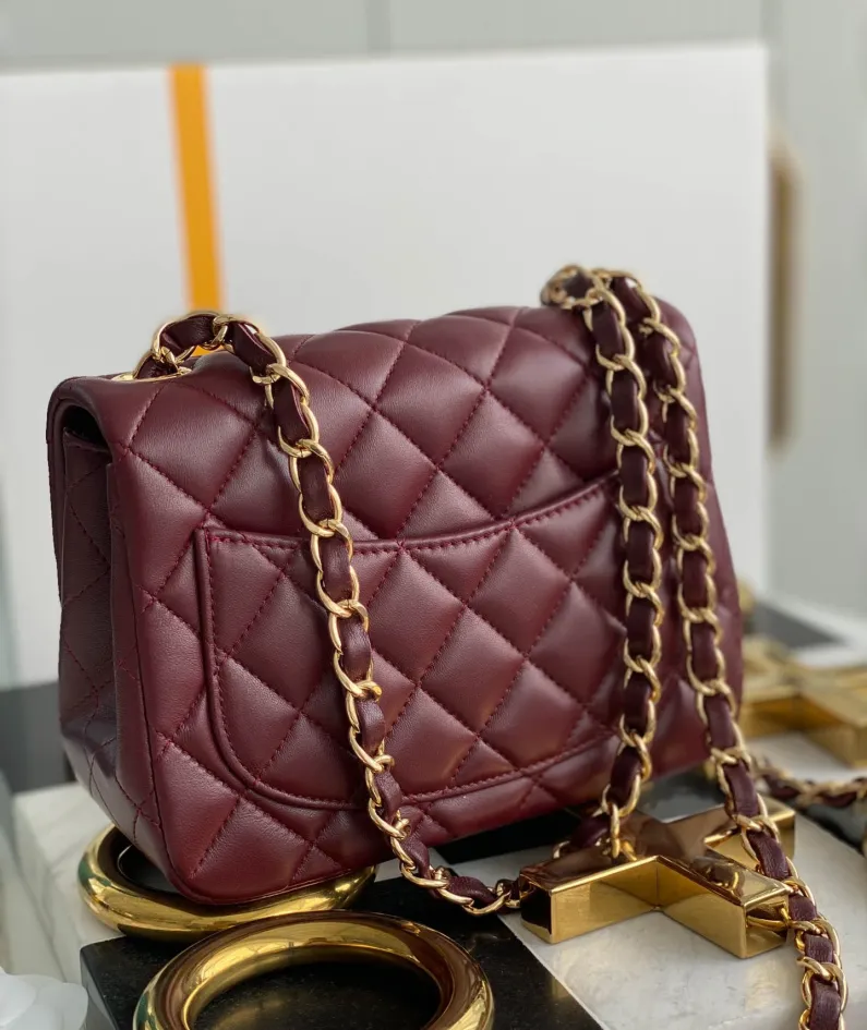 Lambskin Model: 1115 Size: 17cm