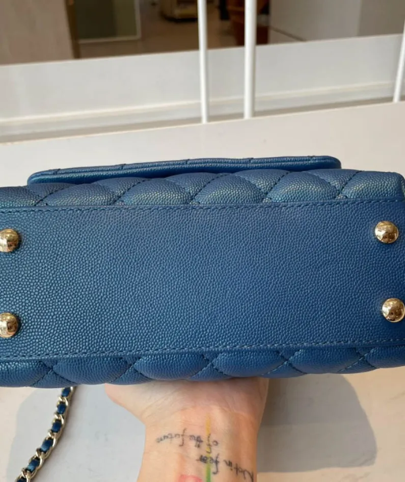 Chanel Pearl Blue Model: AS2215 Size: 19cm