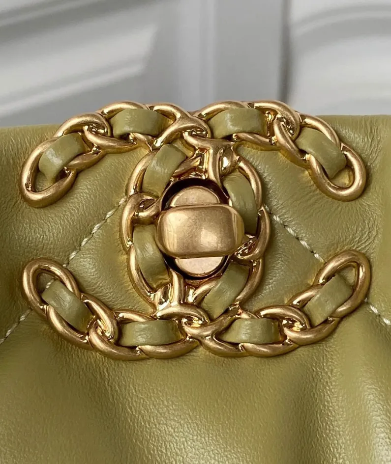 Lambskin Model: AS3519 Size: 30*37*10cm