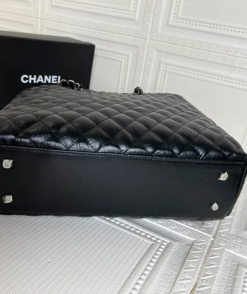 CHANEL palm pattern Size: 35*30*13 Style: 8007