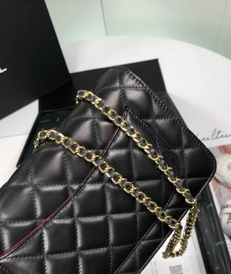 Lambskin Shoulder Chain Bag Style Number: 33814