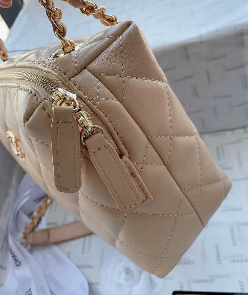 Chanel Size 23x15cm Style: 1015