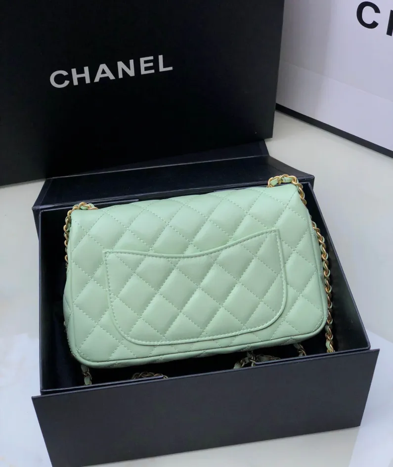 Chanel Model: S1160 Size: 26cm