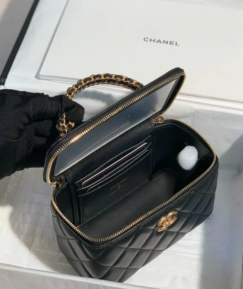 Chanel Sheepskin Bag Size: 16*9.5*8