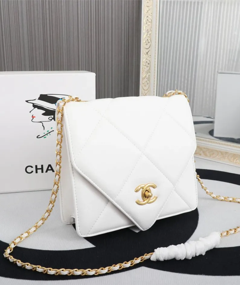 Chanel Size: 20*6*21cm Style: 7707
