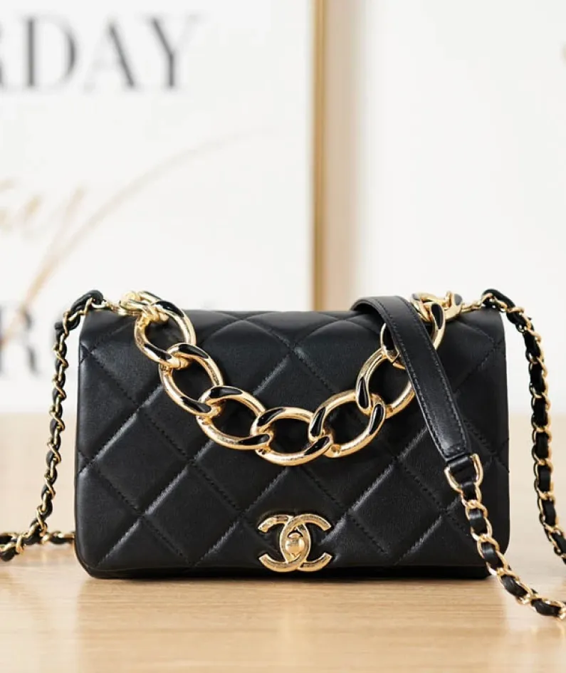 Lambskin Style: AS3366 Size: 20X9X13.5Cm