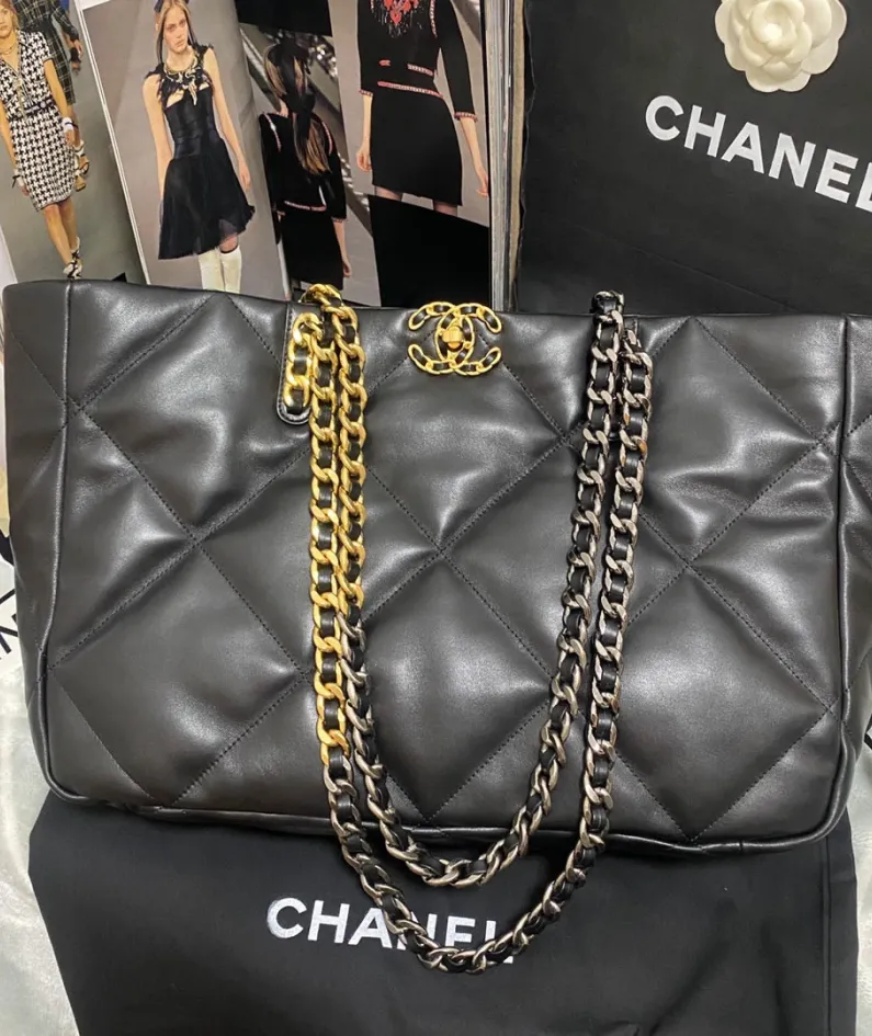 Chanel Style: AS3660 Size: 264010cm