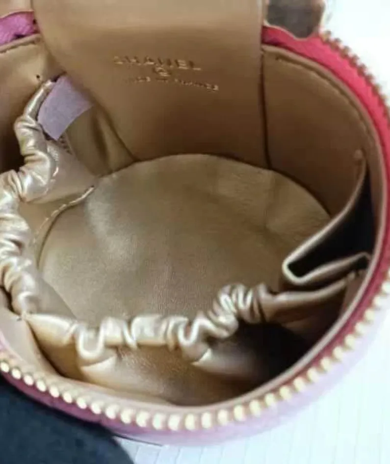 Chanel Vintage Cosmetic Bag Size: 12x11cm, Style: 212