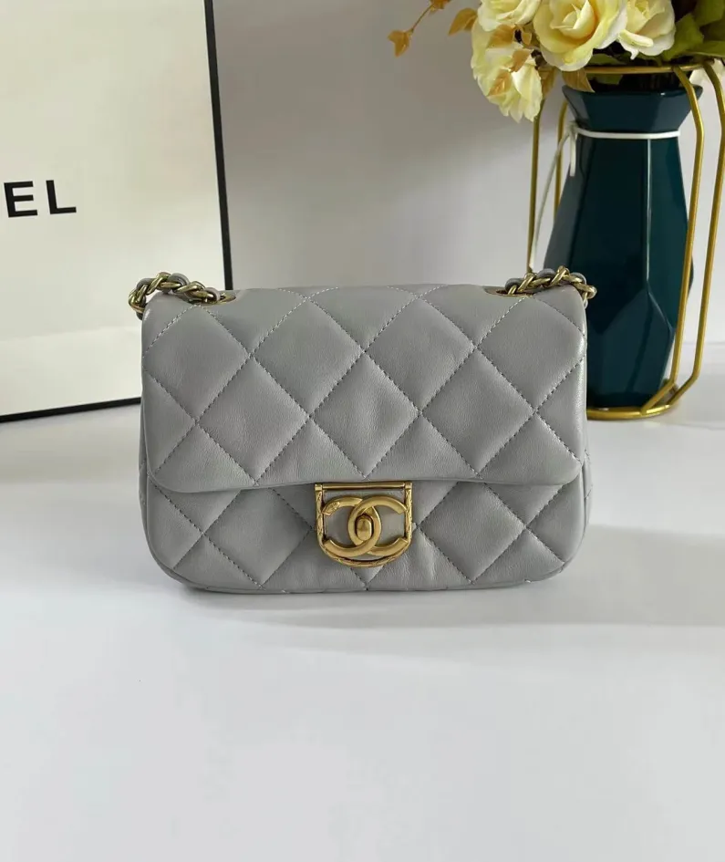 CHANEL Model: AS3473# Size: 13207cm
