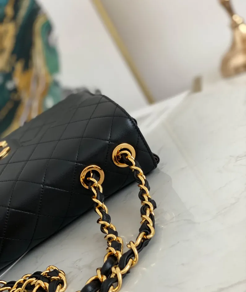 Chanel One Shoulder Crossbody Bag Size: L30.21.8cm