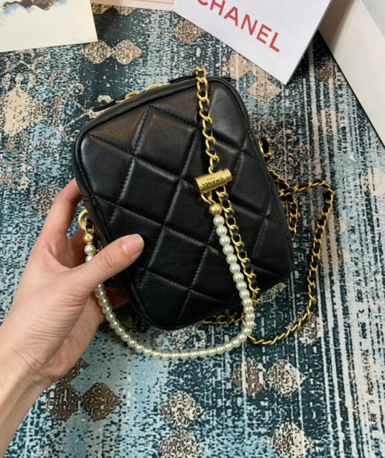 Chane•l Model: AS2857 Size: 12x17x6cm
