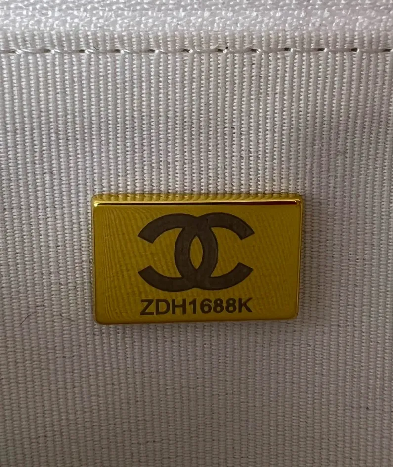 Chanel Sheepskin Bag Size: 16*9.5*8