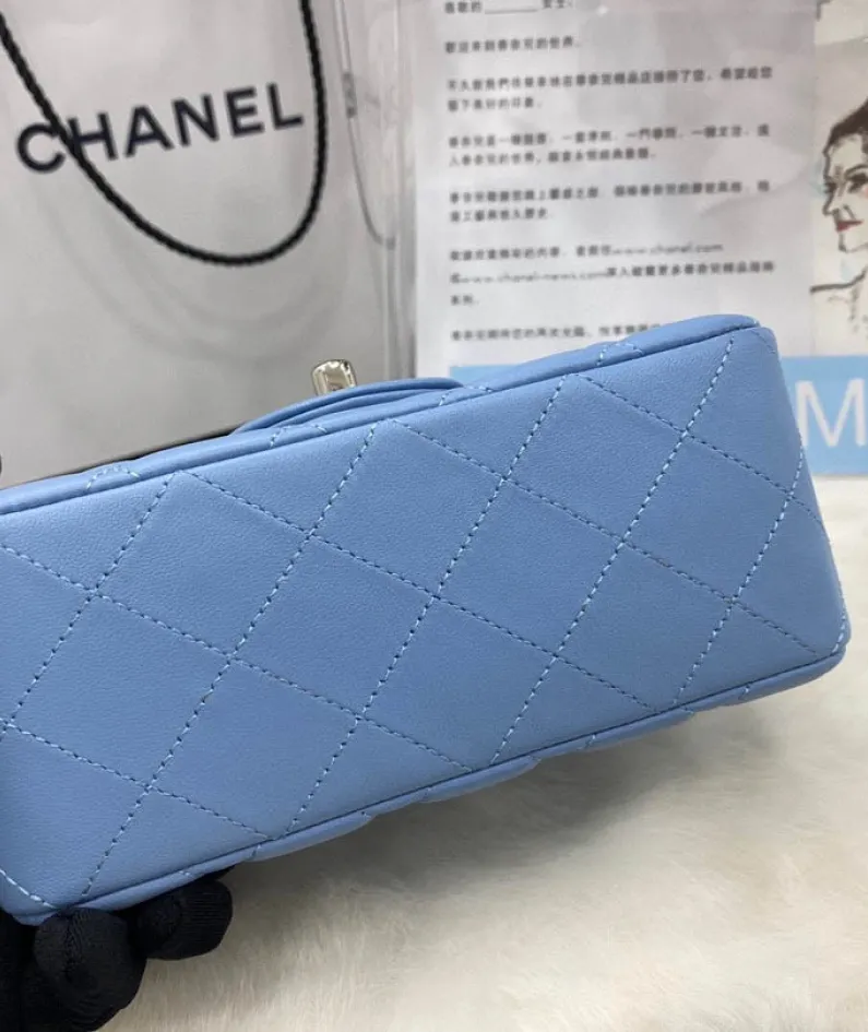 classic flap lambskin light gold buckle classic flap size:17cm