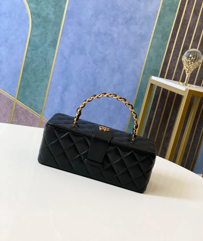 Cosmetic bag Size: 22 10 8.5cm Code: 01919 Sheep grams
