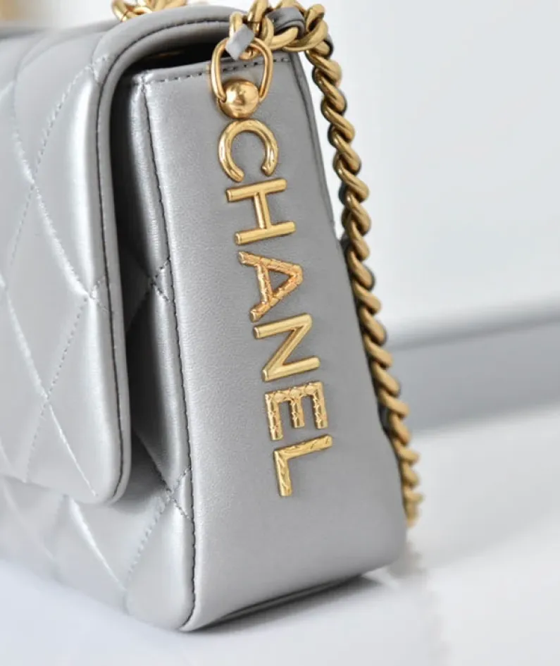 Chanel Sheepskin Model: AS2734 Size: 14X19X4Cm