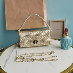 Miu Miu diamond chain bag size: 22.5, 4.5, 12