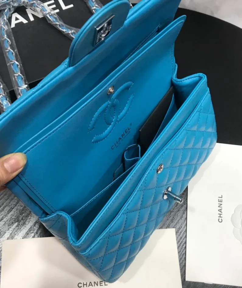 Chanel Size: 25.5*15*7.5