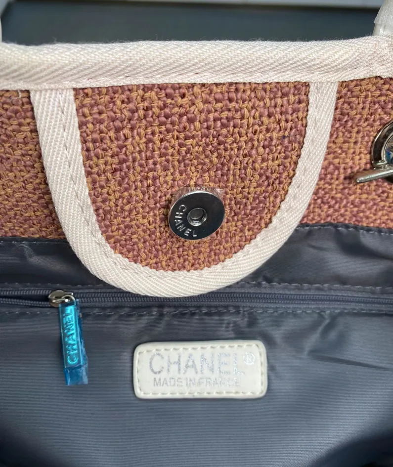 Chanel Shoulder Bag Size: 38*20*30cm Model Number: 8818 Light Plum Red