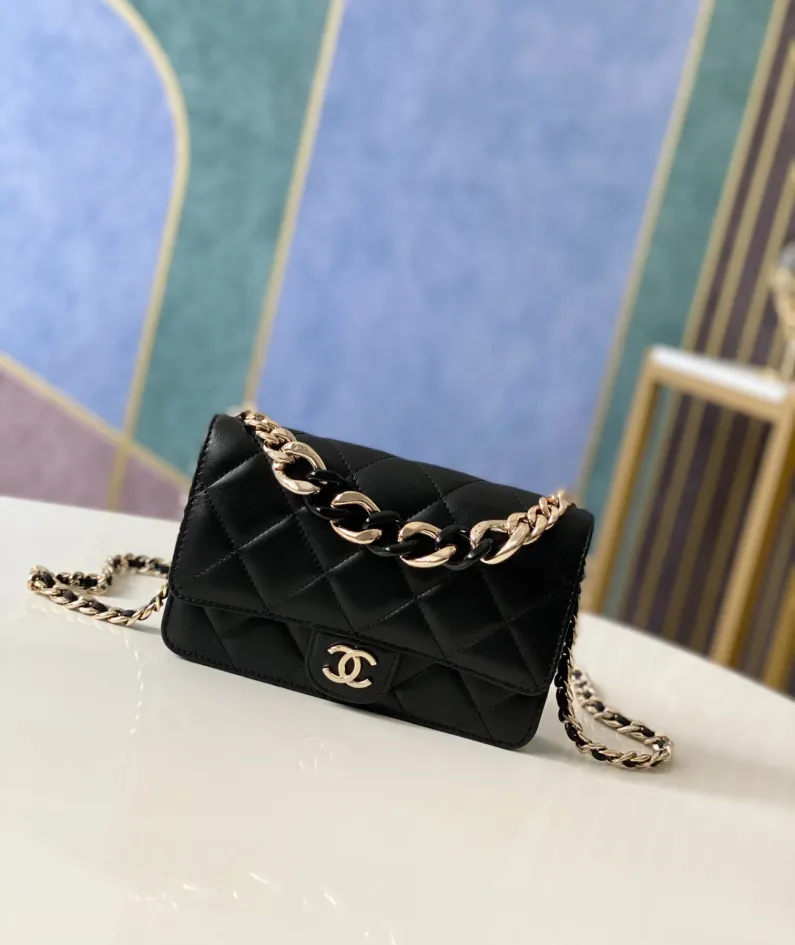 Lambskin Size: 19cm Style: 81171