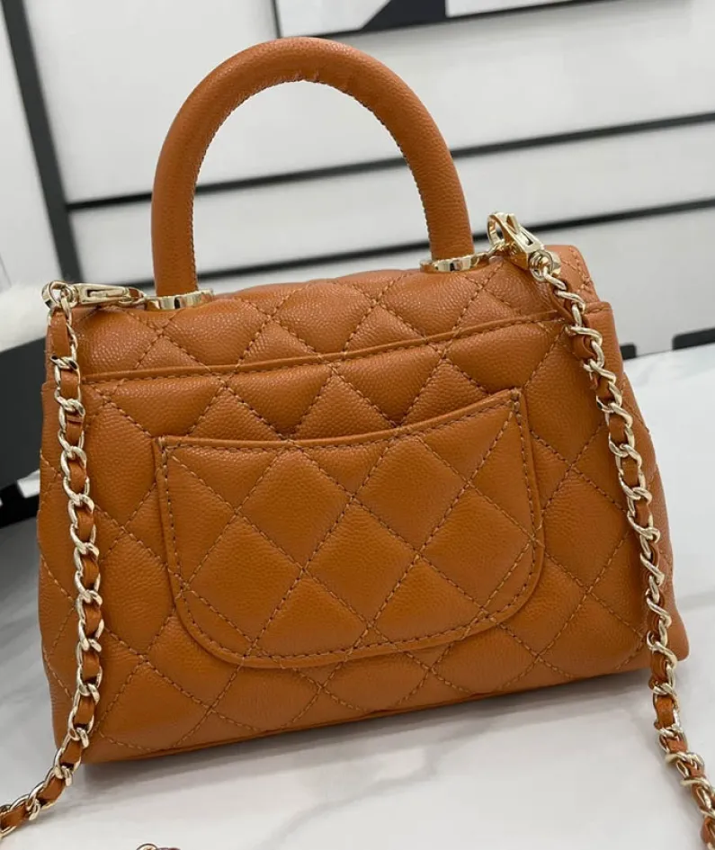 Chanel Size: 19cm*23cm*28cm Model: AS2215/92990/92991