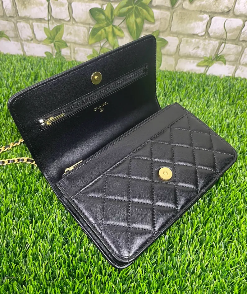 Chanel Stewardess Bag Size: 19cm Style: AP3009