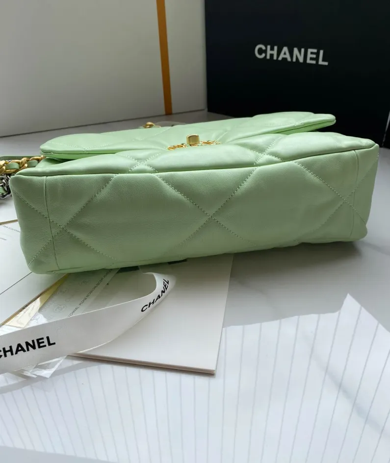 Chanel Model: S1161 Size: 30cm
