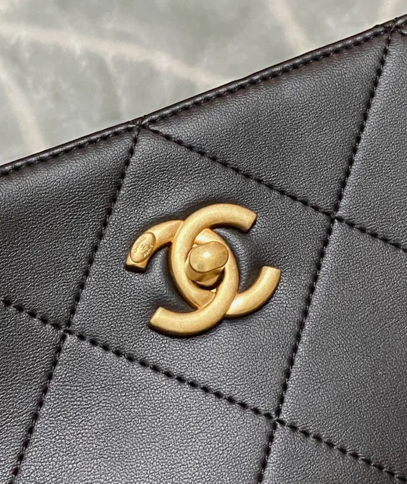 CHANEL Style: AS3508 Size: 38/28/14