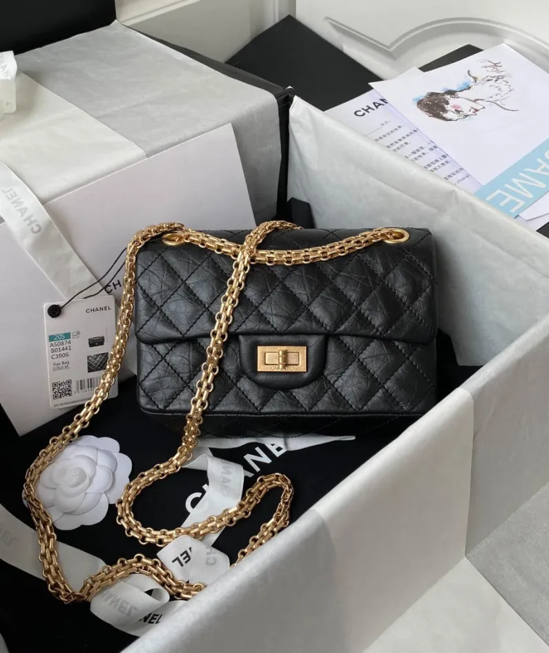 Chanel square bag size: 15.5-20-6cm