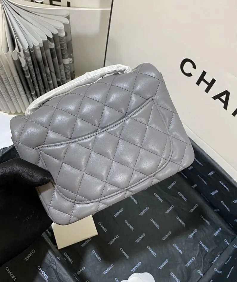 Lambskin Model: 1115 Size: 17cm