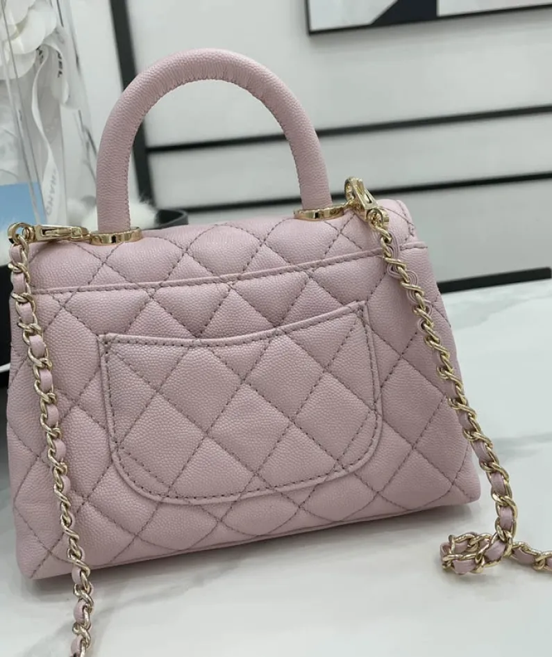 Chanel Size: 19cm*23cm*28cm Model: AS2215/92990/92991