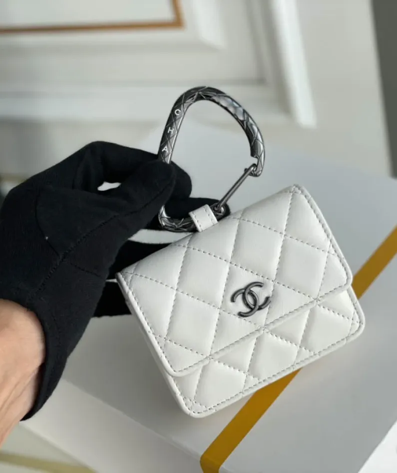 Lambskin Size: 9cmx11cmx3.8cm