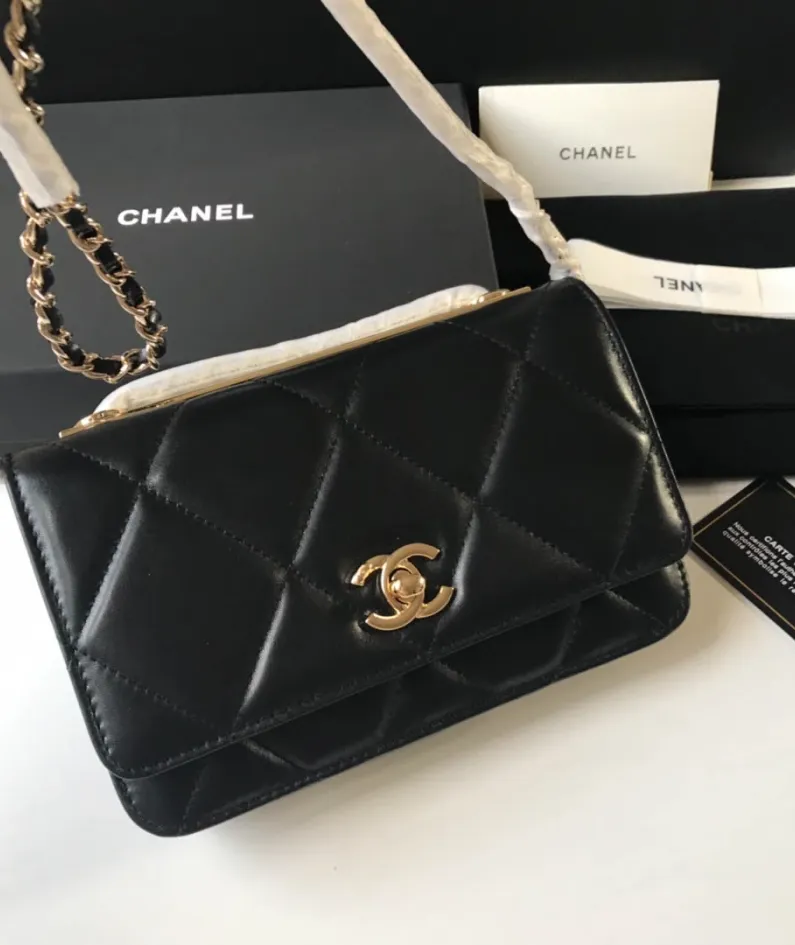 CHANEL Style: A80986 Size: 19.5*13.5*3.5cm Light Gold.
