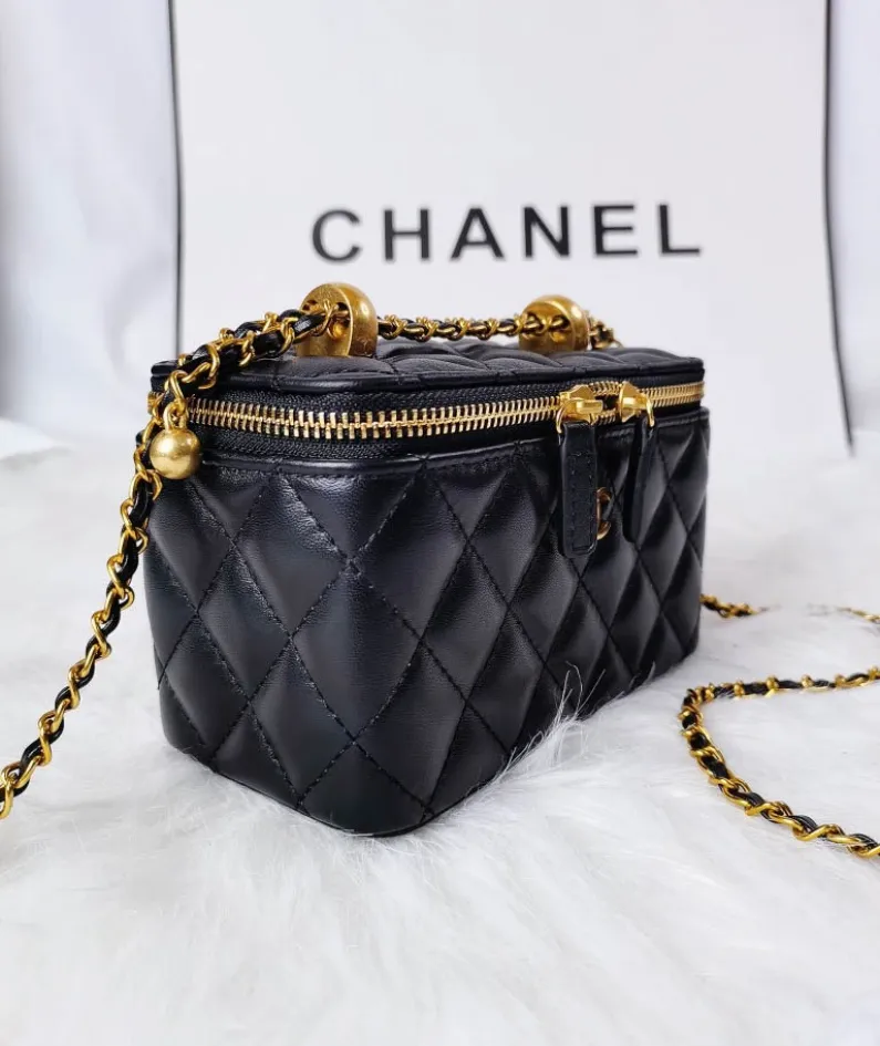 Chanel Portable Makeup Size: 17*9.5*7cm Style: 5864