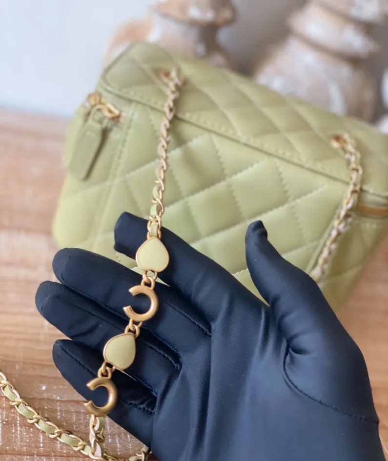 Chanel Size: 16.5cm Style Number: 81226